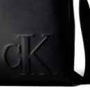 Bolso Reporter con Logo Monograma Grabado  CALVIN KLEIN JEANS