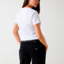 Camiseta Krystal Triangl  GUESS