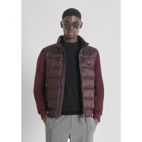 Plumífero Slim Fit en Tejido Brillante y Relleno Ecológico Dupont Sorona de ANTONY MORATO