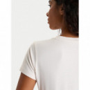 Camiseta Logotipo Triángulo Estampado Leo Corte Slim de GUESS