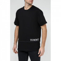 Camiseta TOMMY JEANS Negra Logo Bordado