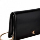 Cartera de cadena con monograma