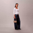 Bolsa para cámara con monograma destacado