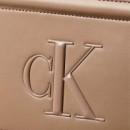 Bolsa para cámara con monograma destacado