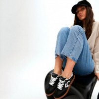 Zapatilla trainers rhinestone details