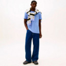 Camiseta con logos de efecto espray