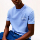 Camiseta con logos de efecto espray