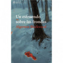 Un estruendo sobre las frondas