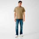 Camiseta con logo bordado