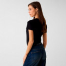 Camiseta con logo de triángulo