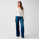 Jersey con pedrería en forma de logo