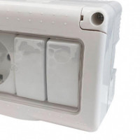 Enchufe Estanco 1 Toma + 2 Interruptores PAMACON