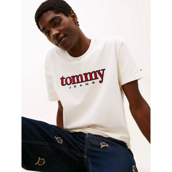Tjm Reg Appliq Graphic Ss T Ext Ancient  TOMMY JEANS
