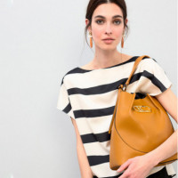 Bolso hobo efecto piel asa trenzada y lazada