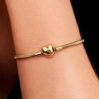 Pulsera de Cadena de Serpiente con Cierre de Corazón 563050C00