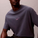 Camiseta holgada con logo gráfico