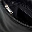 Bolso mediano logo charm