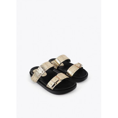 FLAT SANDALS WITH STRAPS AND METAL DETAI