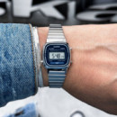 CASIO LA670WA-2 Reloj Digital Mujer - Esfera Azul - Correa de Acero Inoxidable