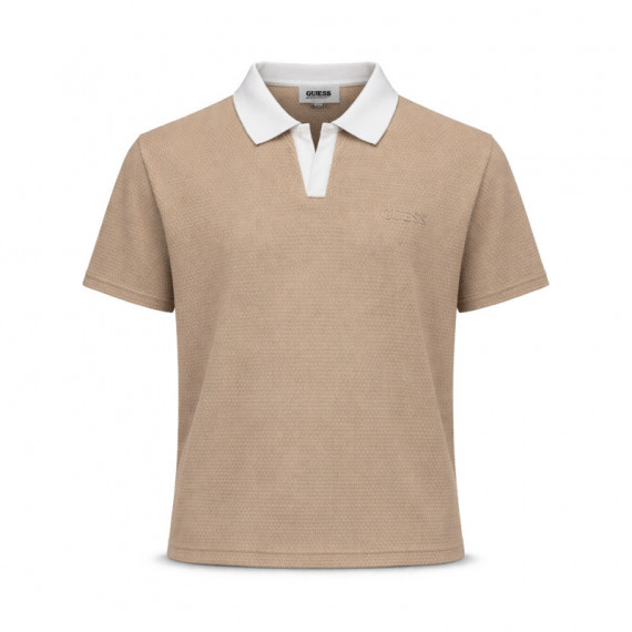 Polo con logo de triángulo