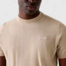 Camiseta con logo tejido