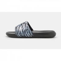 NIKE Victori One Black Or Grey NIKE