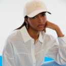 Gorra con logo bordado