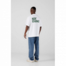 Camiseta Noir Essence blaca logotipo verde