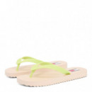 Chanclas con logo en relieve y suela dentada