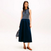 Vestido maxi sin mangas con botones dorados