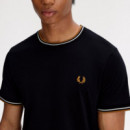 Camiseta con doble ribete