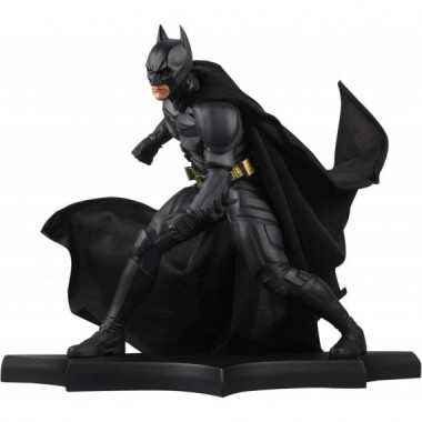 DC ESTATUA BATMAN (CABALLERO OSCURO) 24 CM. MCFARLANE TOYS