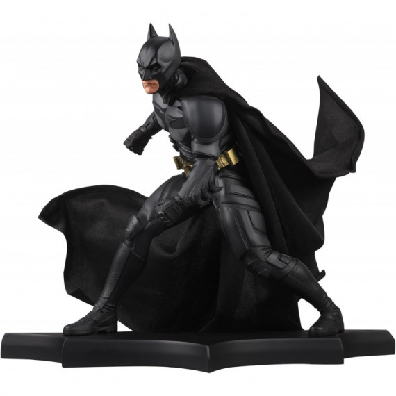 DC ESTATUA BATMAN (CABALLERO OSCURO) 24 CM. MCFARLANE TOYS