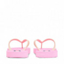 Chanclas con logo en relieve y suela dentada