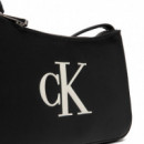 Bolso de Hombro Pequeño con Monograma Grabado  CALVIN KLEIN
