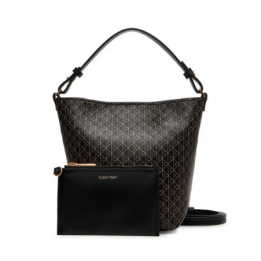 Bolso saco con logo emblem&aacute;tico en todo el art&iacute;culo