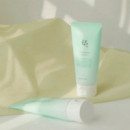 Green Plum Refreshing Cleanser
Limpiador Facial Refrescante