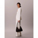 EMBLEM HW PEBBLE SHOULDER BAG BLACK