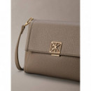 EMBLEM HW PEBBLE CROSSBODY 20 DESERT TAU
