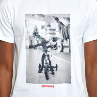 Camisetas Hombre Camiseta DEDICATED Stockholm Gremlins Bike White