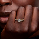 Anillo Halo Rectangular Brillante