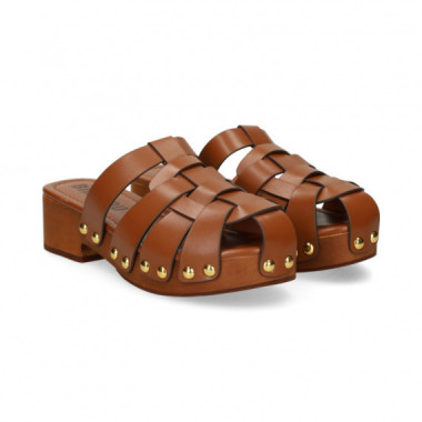 ZUECO ENTRELAZADO+TACHAS PIEL CUERO