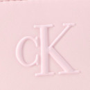 Cartera con Cremallera y Monograma  CALVIN KLEIN