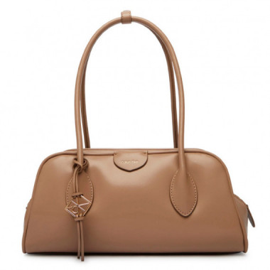 Bolsa de hombro con logo emblem&aacute;tico