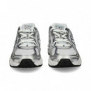 Deportivo Malla Plata+blanco  NEW BALANCE