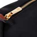 Neceser con inscripción y monograma TH