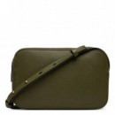 Bolso bandolera tipo cámara con logo en lámina