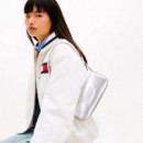 Bolso de hombro metalizado con logo texturizado