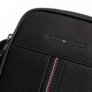 Bolso reporter de piel granulada