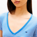 Camiseta Essential con cuello de pico